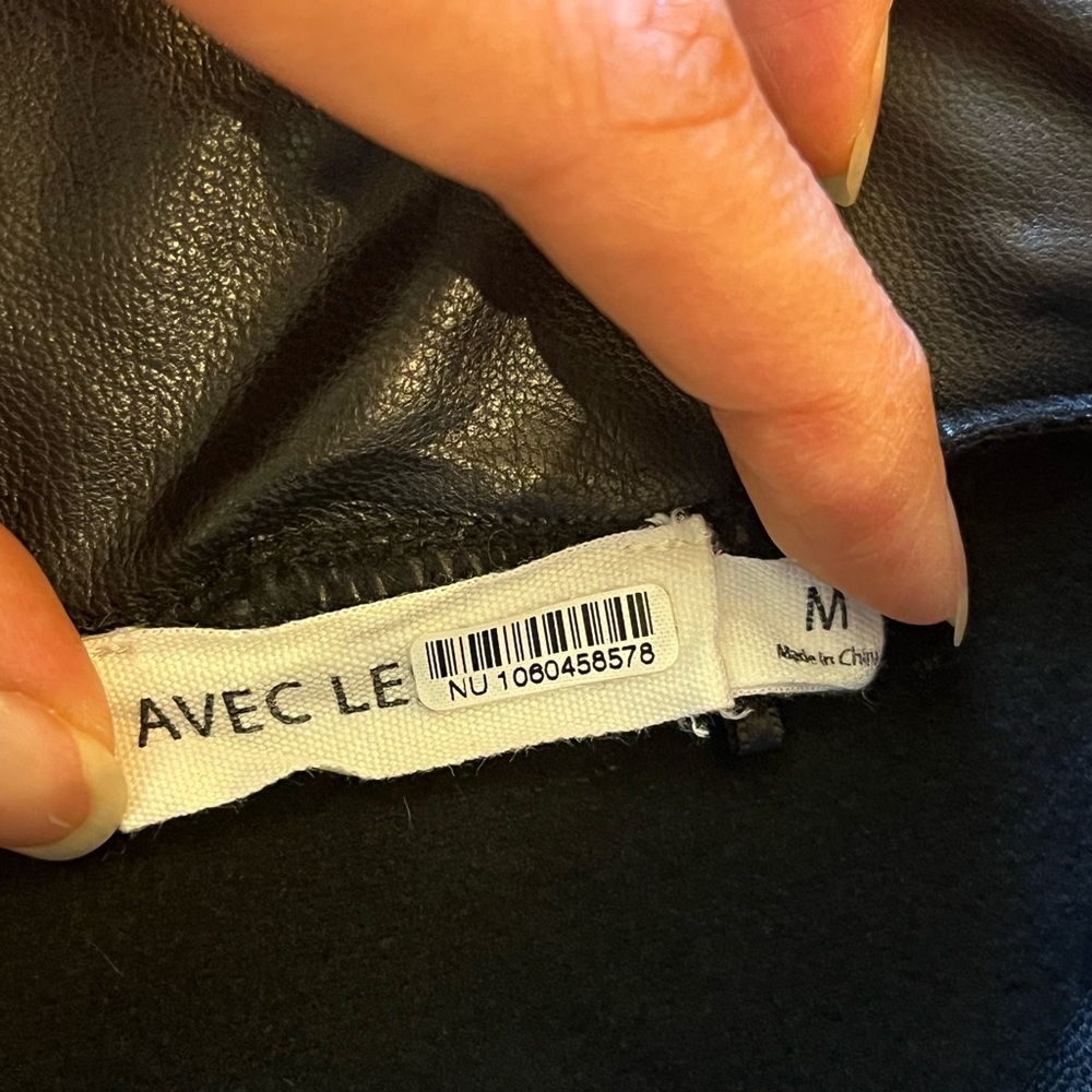 Anthropologie faux leather slit pants / leggings. Stretchy waist. Black. Size M - Picture 6 of 11